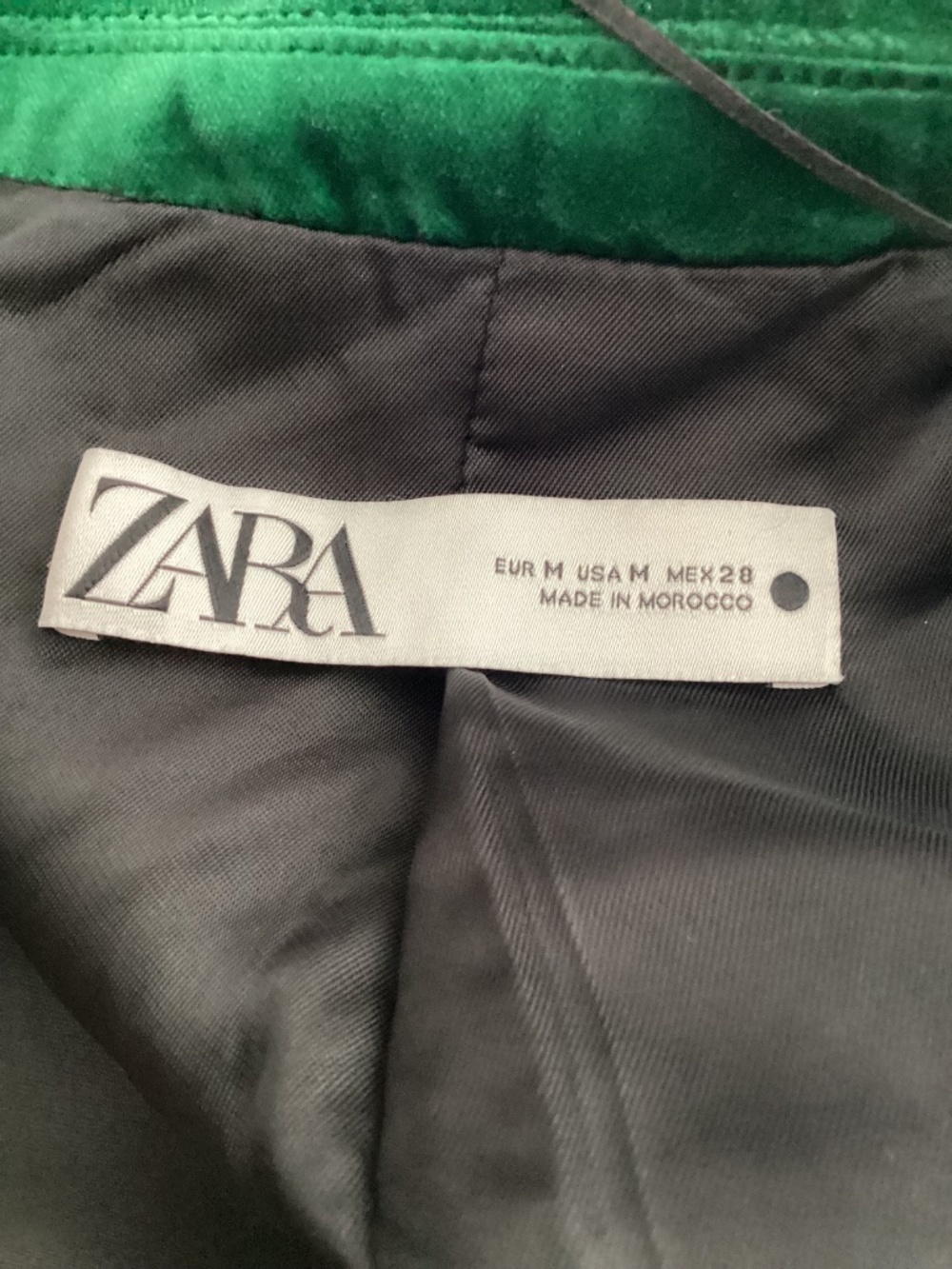 ZARA LIMITED EDITION SIZE M CHRISTMAS GREEN VELOUR BLAZER GOLG BUTTONS - Picture 8 of 8